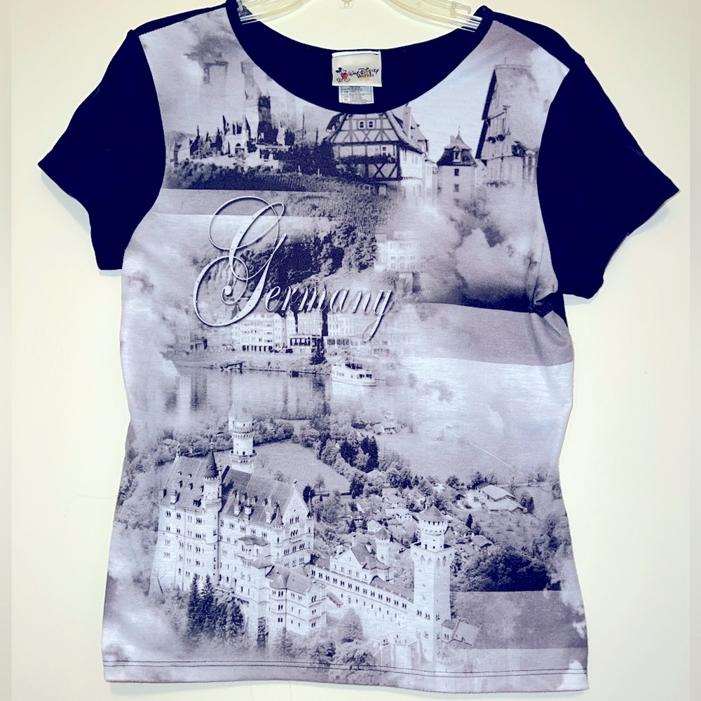Walt Disney World Juniors Size XL Germany Rhinestone Castle Short Sleeve Shirt